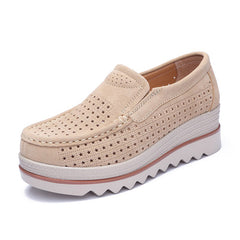 Gecompenseerde mocassins met uitgesneden sterrenmotief voor dames, Beige