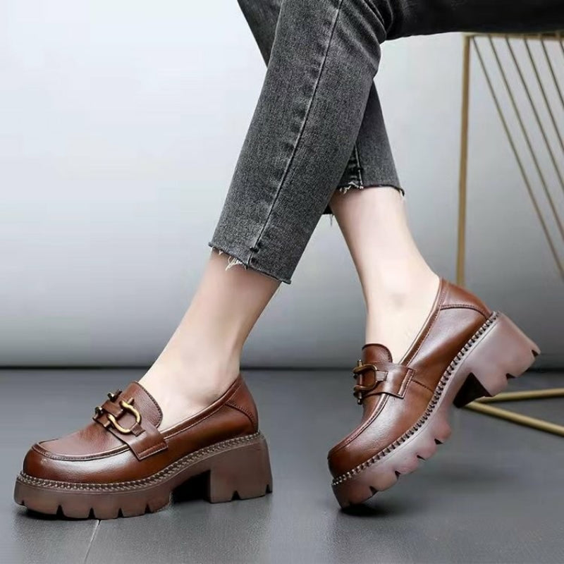 Damesloafers met hak in retrostijl van leer