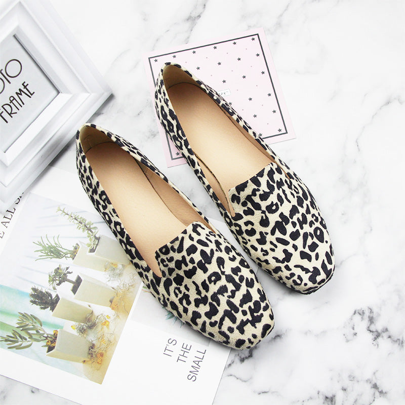 Damesloafers met luipaardprint en vierkante neus