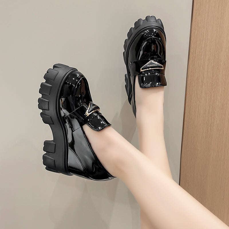 Gecompenseerde loafers in glanzend leer voor dames