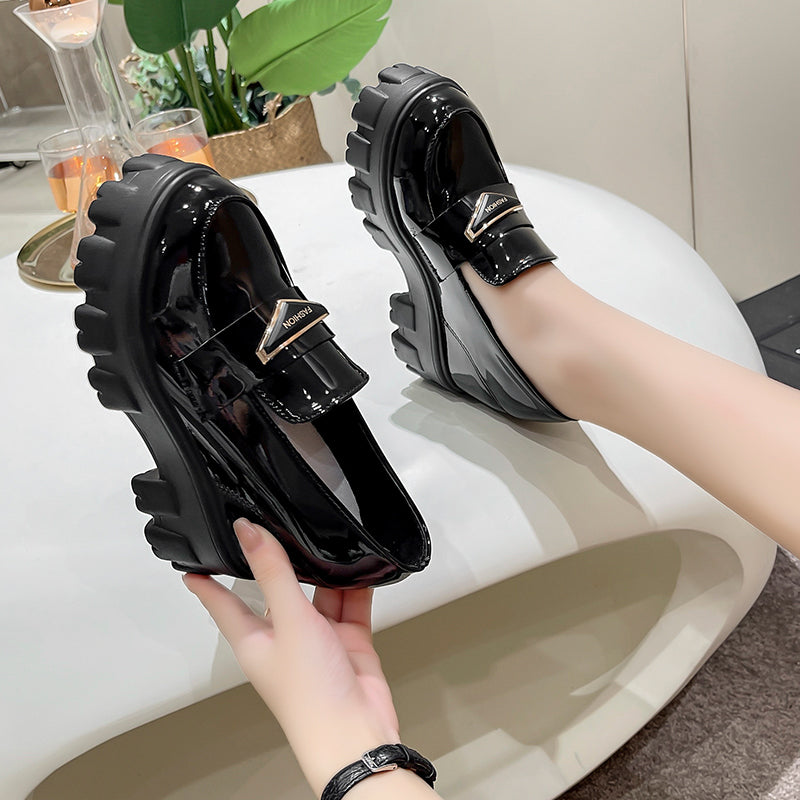 Gecompenseerde loafers in glanzend leer voor dames