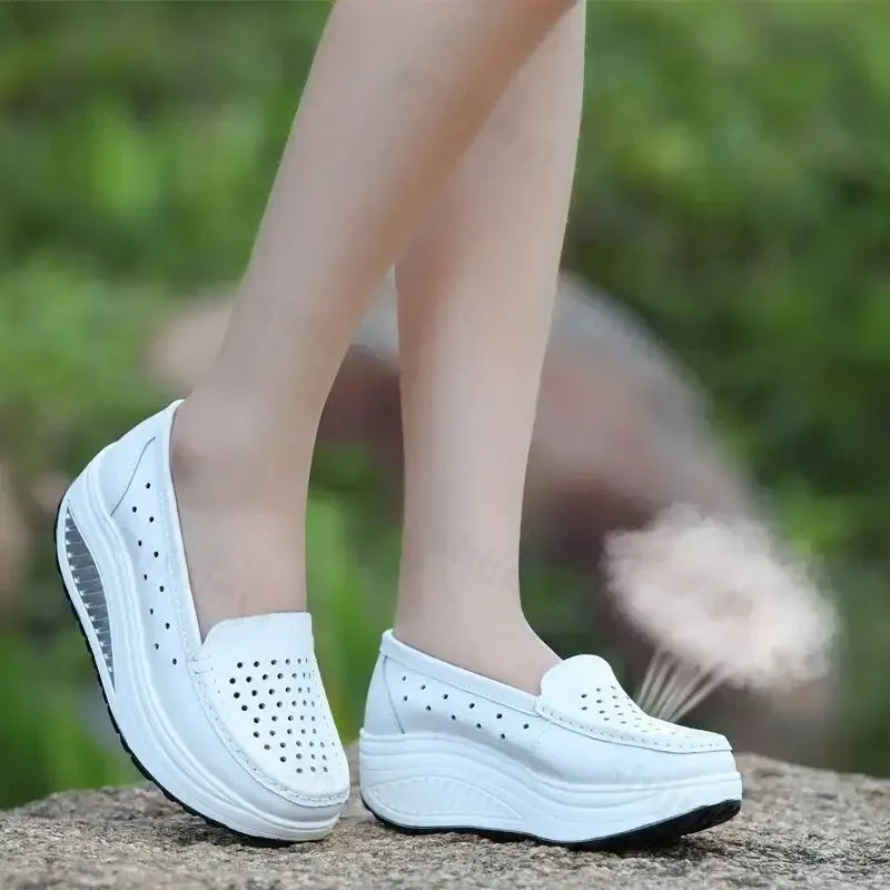 Geperforeerde plateauloafers met dikke zool - afbeelding 5