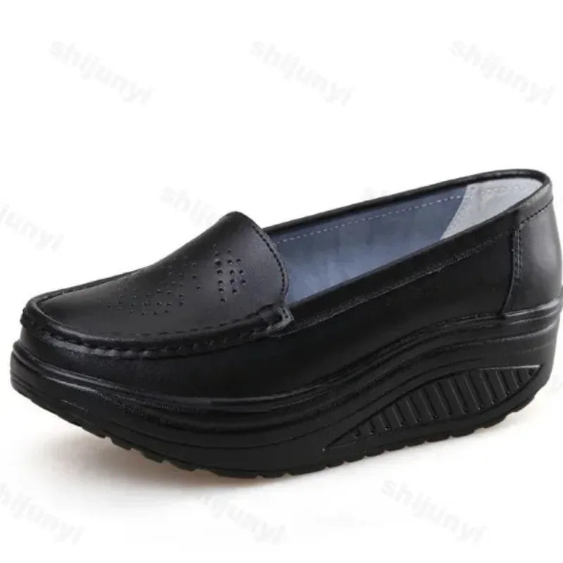 Geperforeerde plateauloafers met dikke zool - afbeelding 8