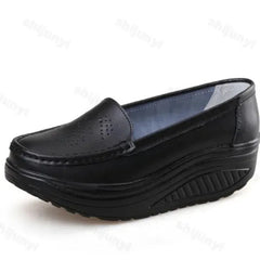 Geperforeerde plateauloafers met dikke zool, Zwart