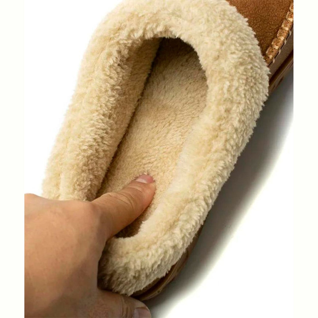 Pantoffelmocassin camel gedragen thuis