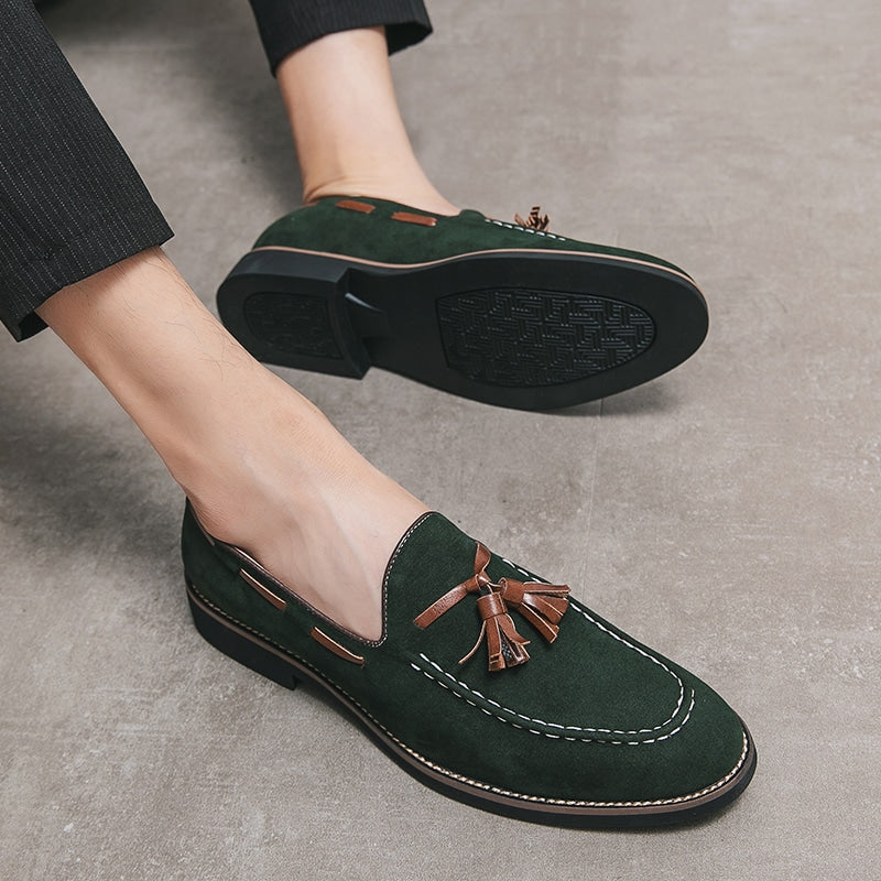 Groene suède loafers met kwastjes voor heren