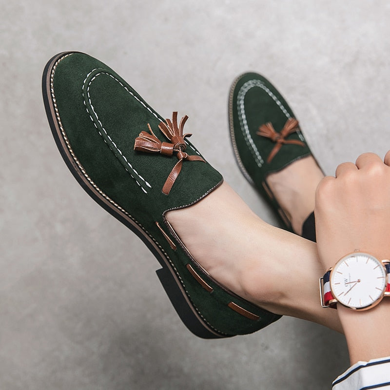 Groene suède loafers met kwastjes voor heren