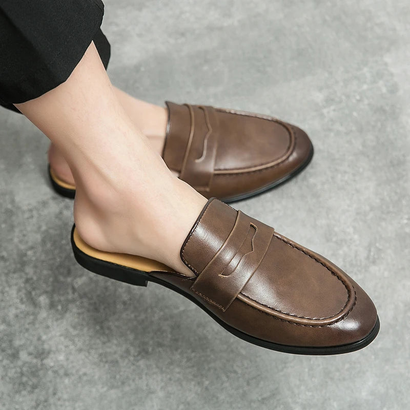 Open heren loafer-muilen met glad bovenwerk in zwart, zool