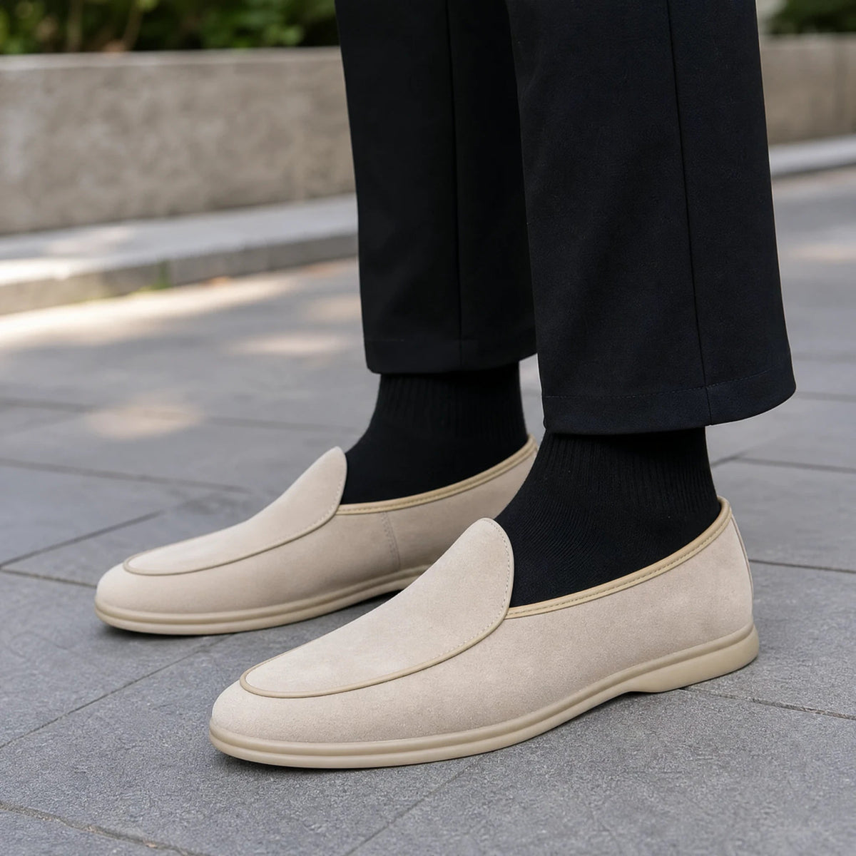 Heren loafer in imitatiesuède in camel, schuin van voren