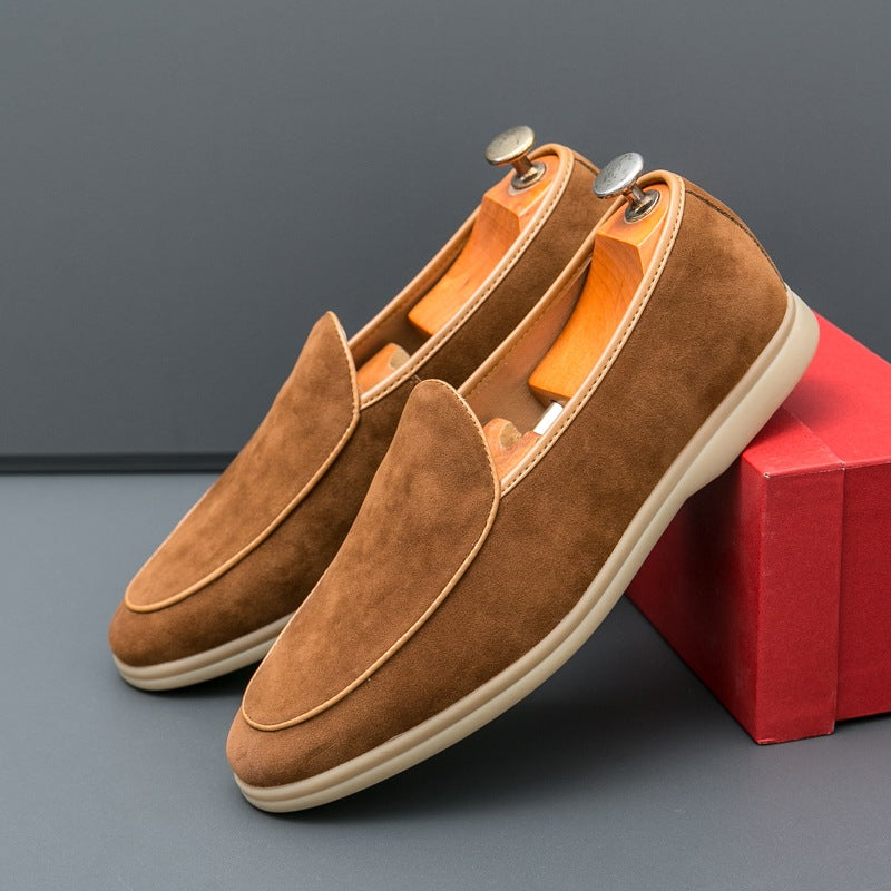 Heren loafer in imitatiesuède in camel, detail van de afwerking
