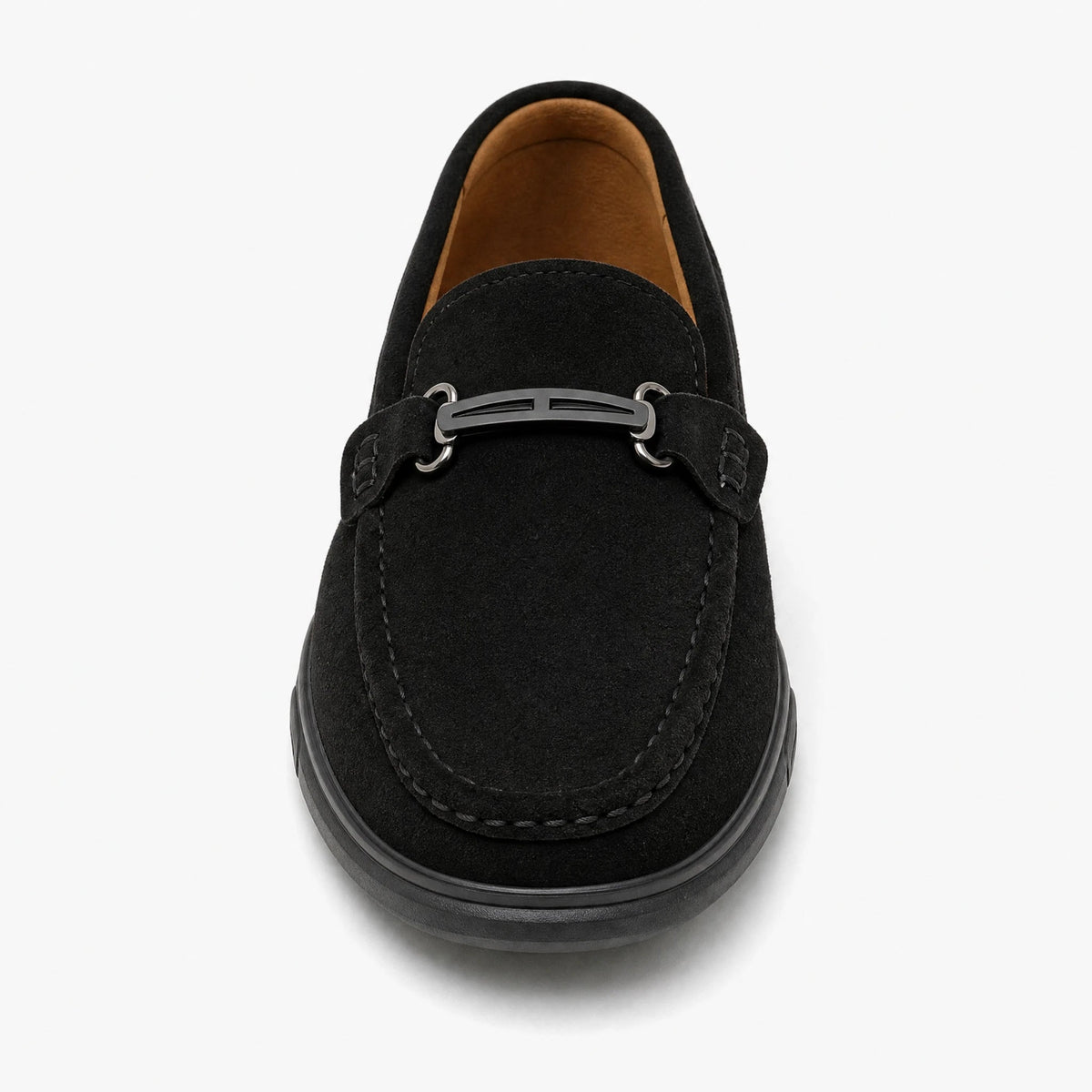 Leren heren loafer met rubberen zool en metalen gesp in zwart, voorkant