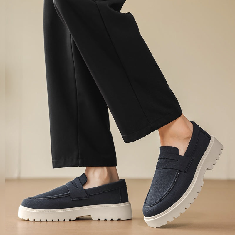 Camel heren mocassin met profielzool, schuin voorkant