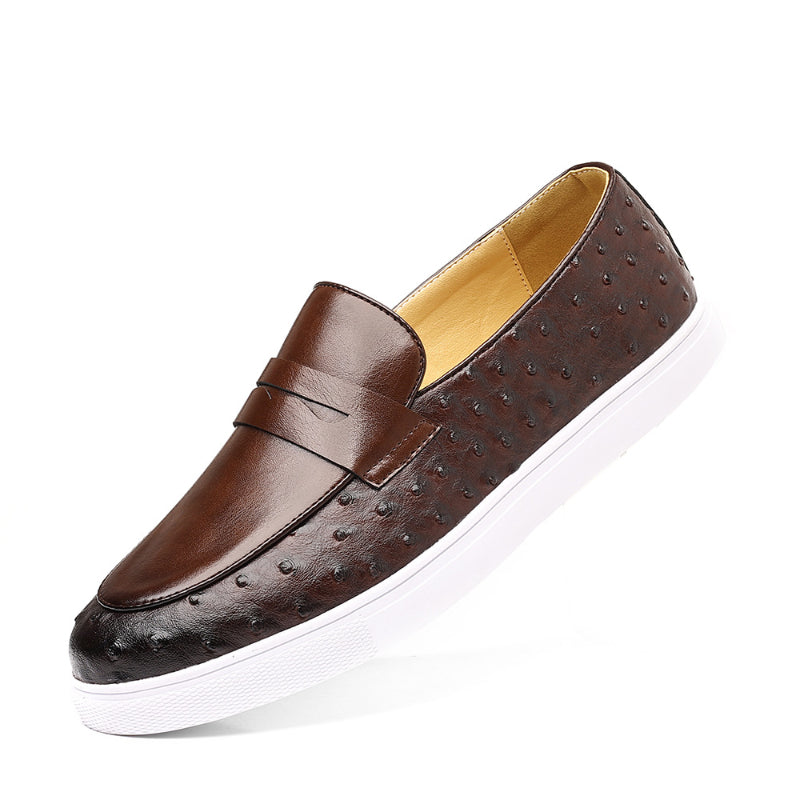 Heren mocassins met witte zool gedragen met jeans