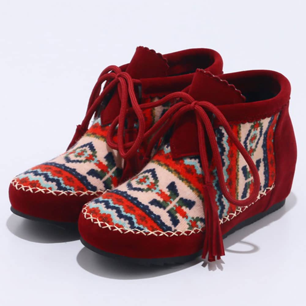 Indiaanse loafers met etnische prints