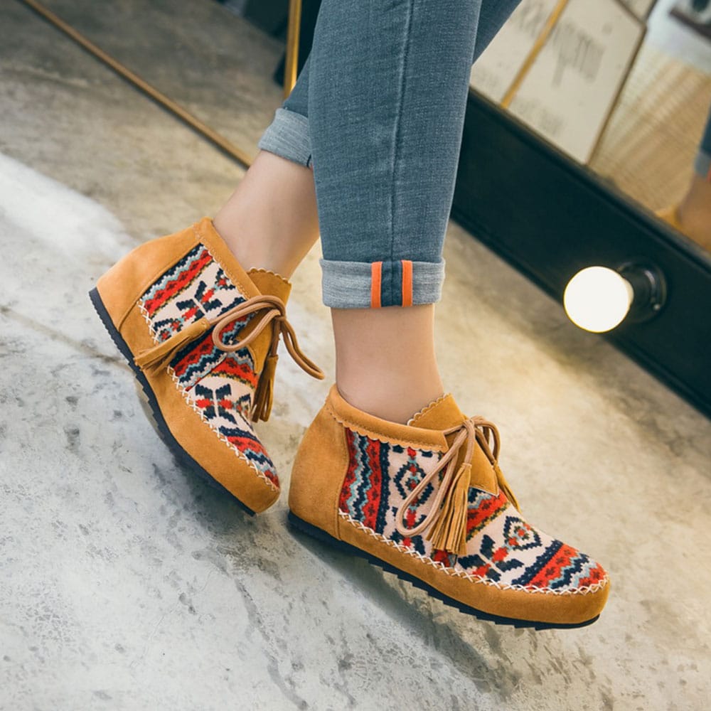 Indiaanse loafers met etnische prints