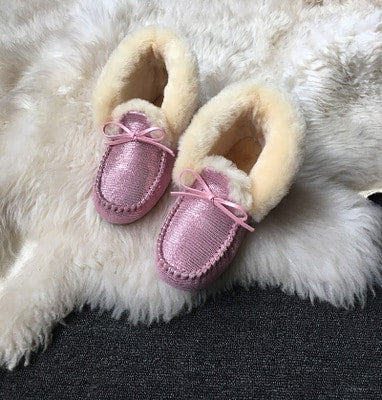 Gevoerde suède wintermocassins in Indiaanse stijl
