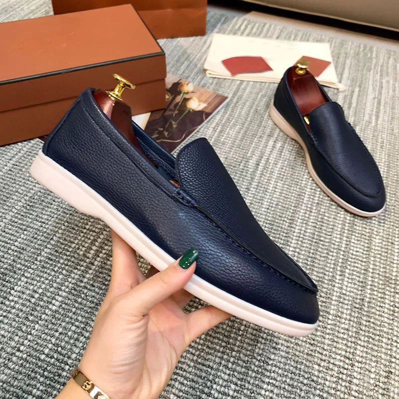Instap mocassins voor heren in imitatieleer, donkere kleuren, detail van de afwerking