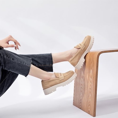 Klassieke loafers in echt suède met dikke zool