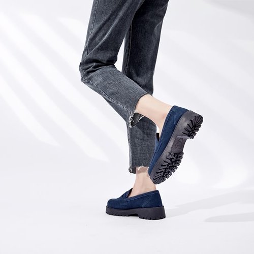 Klassieke loafers in echt suède met dikke zool