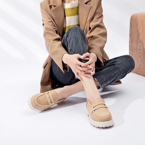 Klassieke loafers in echt suède met dikke zool