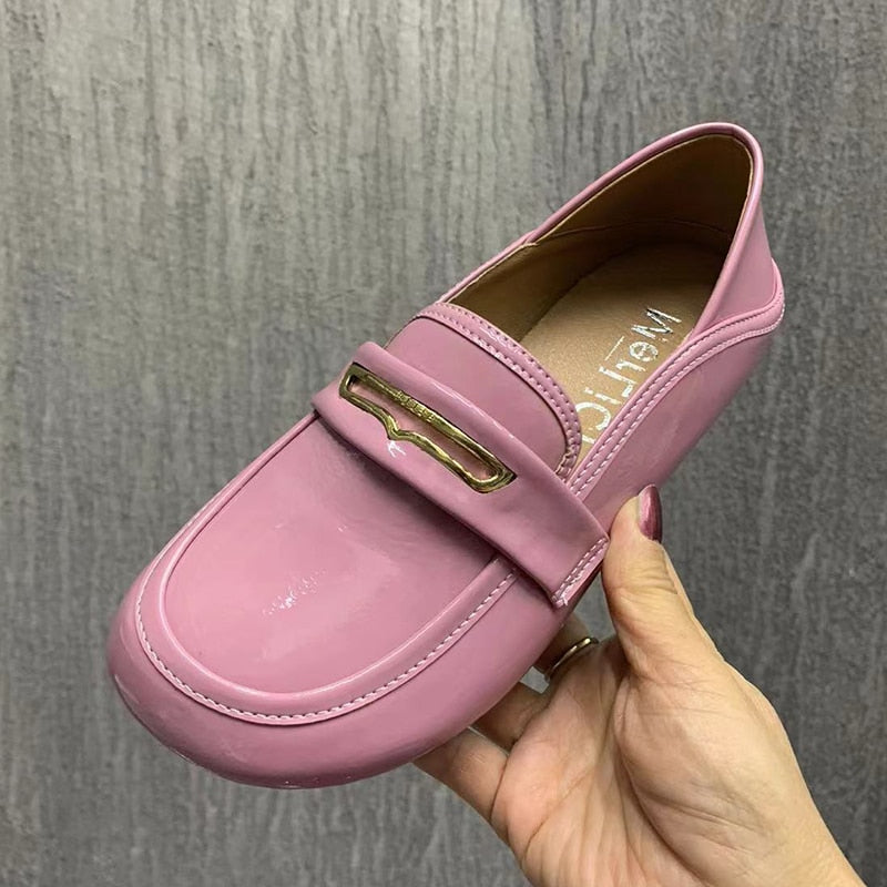 Damesloafers met ronde neus in lakleer
