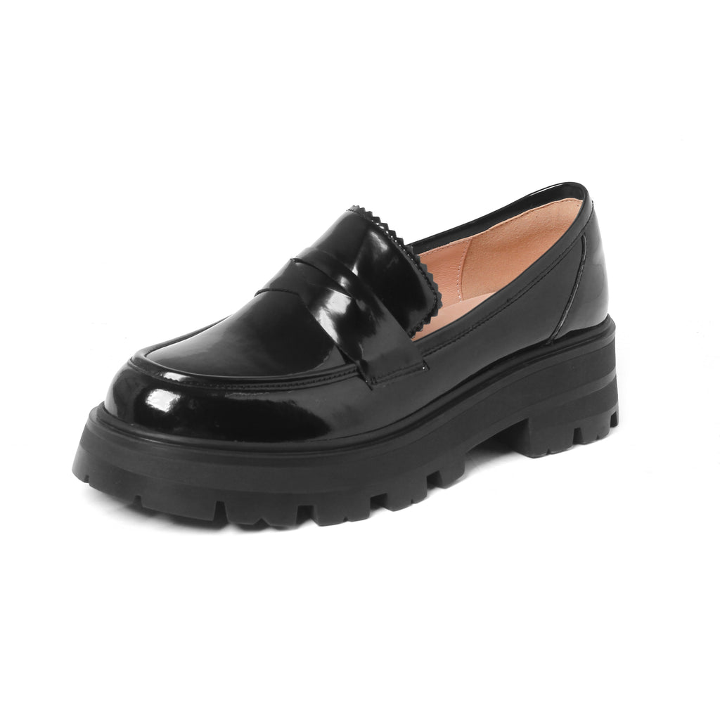 Damesloafers met hak en plateau van lakleer