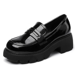 Mocassins in lakleer met dikke zool, Zwart