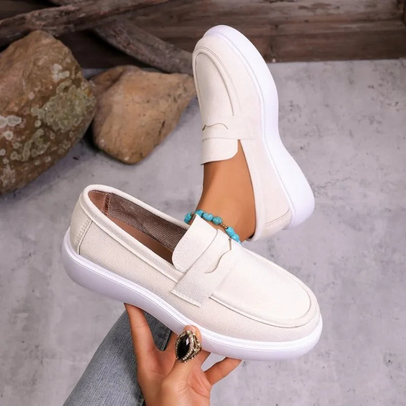 Loafer dames dikke witte zool in grijs, voorkant