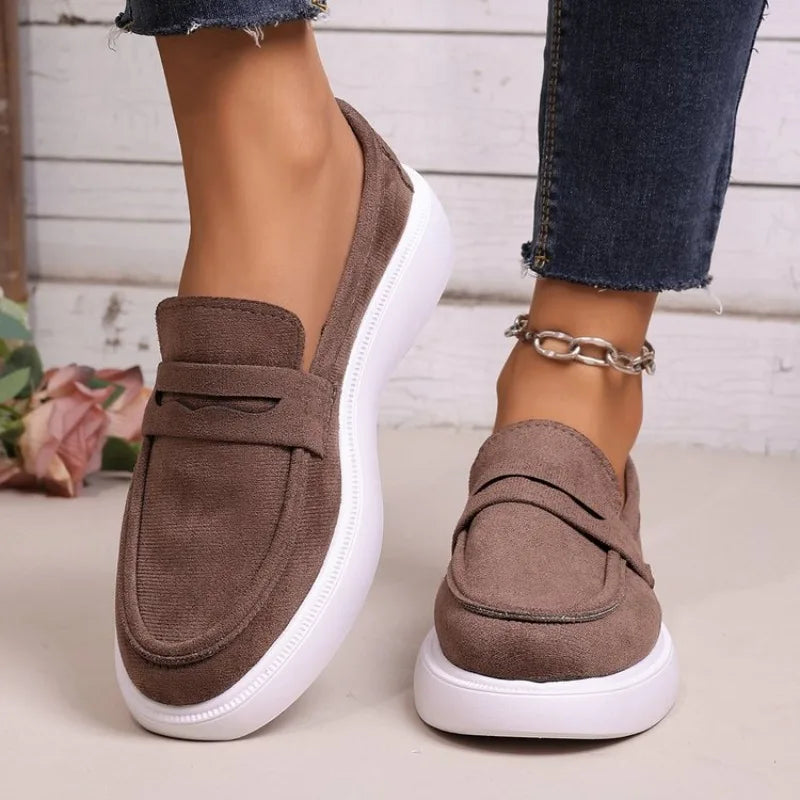 Loafer dames dikke witte zool in beige, gedragen look