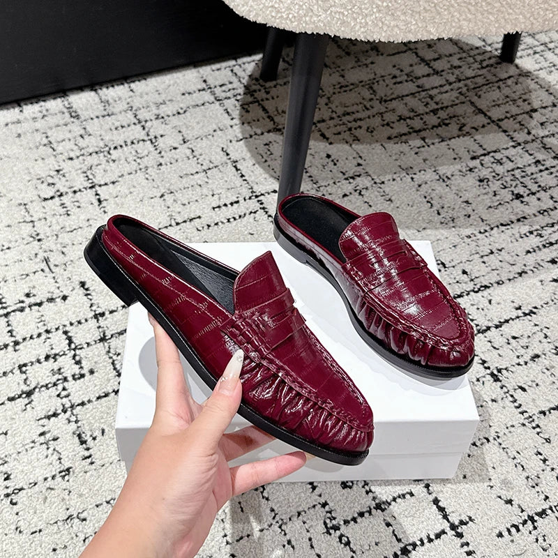 Loafer-mule dames leer platte hak in bordeaux, detail van de hiel