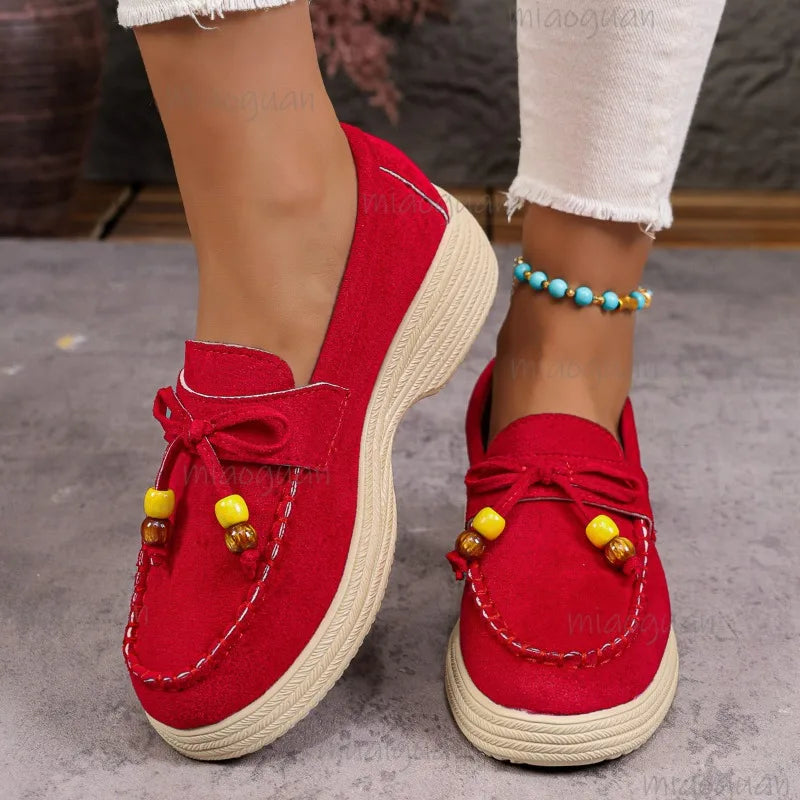 Plateau loafer dames met strik en meerkleurige parels in rood
