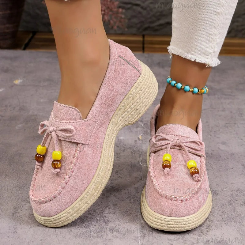 Plateau loafer dames met strik en meerkleurige parels in blauw