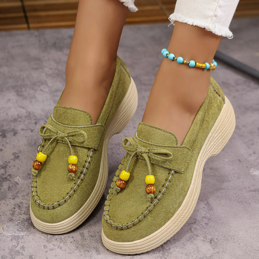 Plateau loafer dames met strik en meerkleurige parels, bovenaanzicht