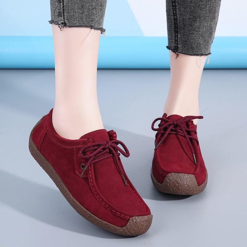 Dames mocassins in suède met veters
