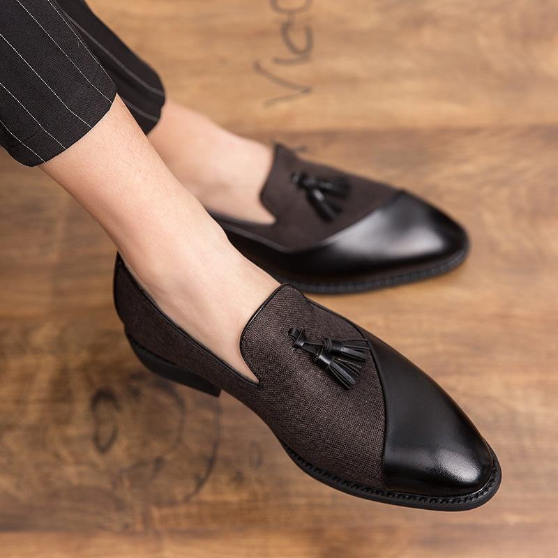 Tweekleurige kwastjesloafers met contrasterend effect