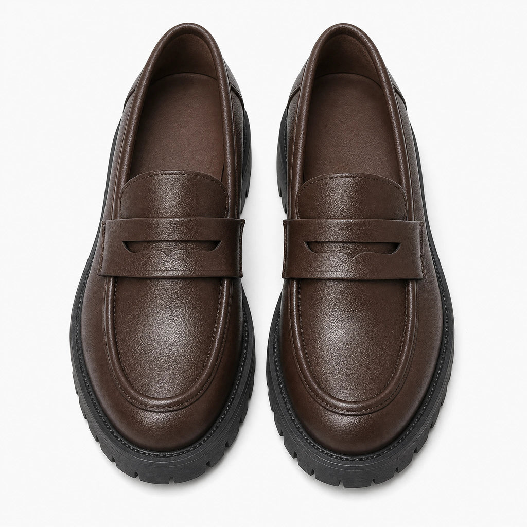 Damesmocassins met profielzool en plateau, bruin of zwart, zijaanzicht