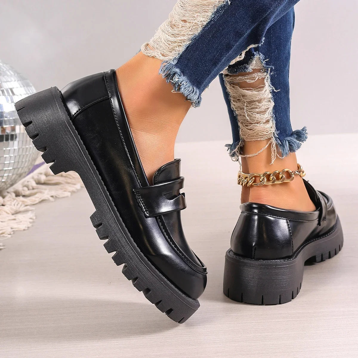 Damesmocassins met profielzool en plateau, bruin of zwart, zool