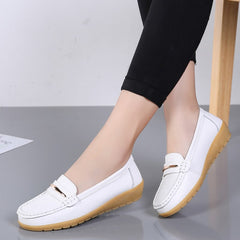 Mocassins met leereffect en metalen gesp voor dames, Wit