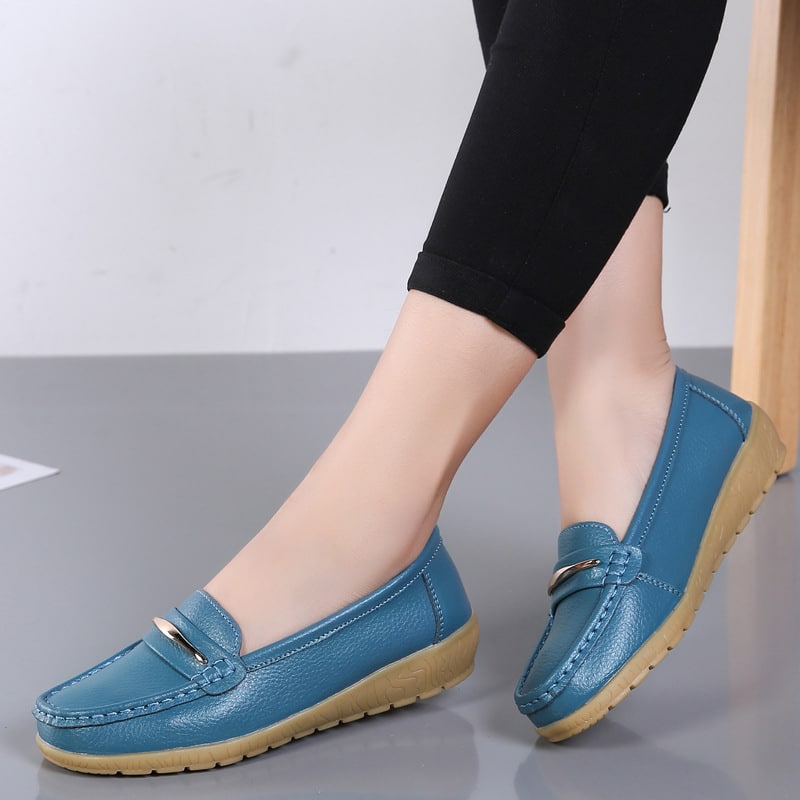 Mocassins met leereffect en metalen gesp voor dames