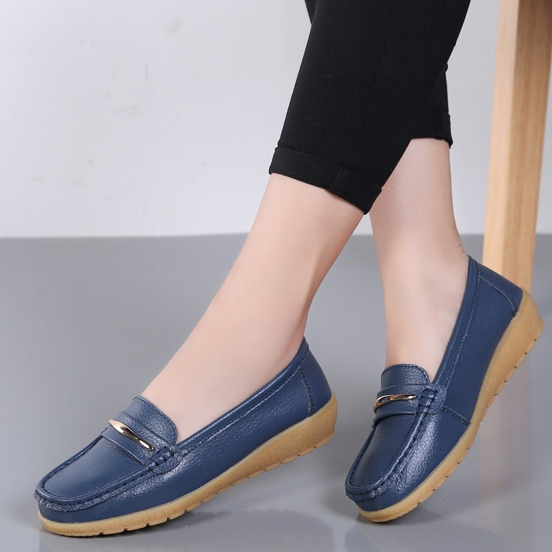Mocassins met leereffect en metalen gesp voor dames
