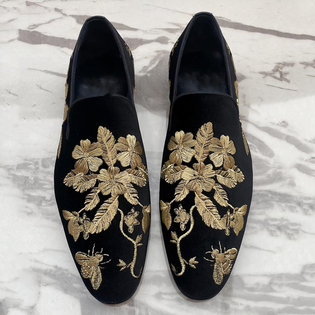 Loafers in zwart fluweel met gouden bloemborduurwerk