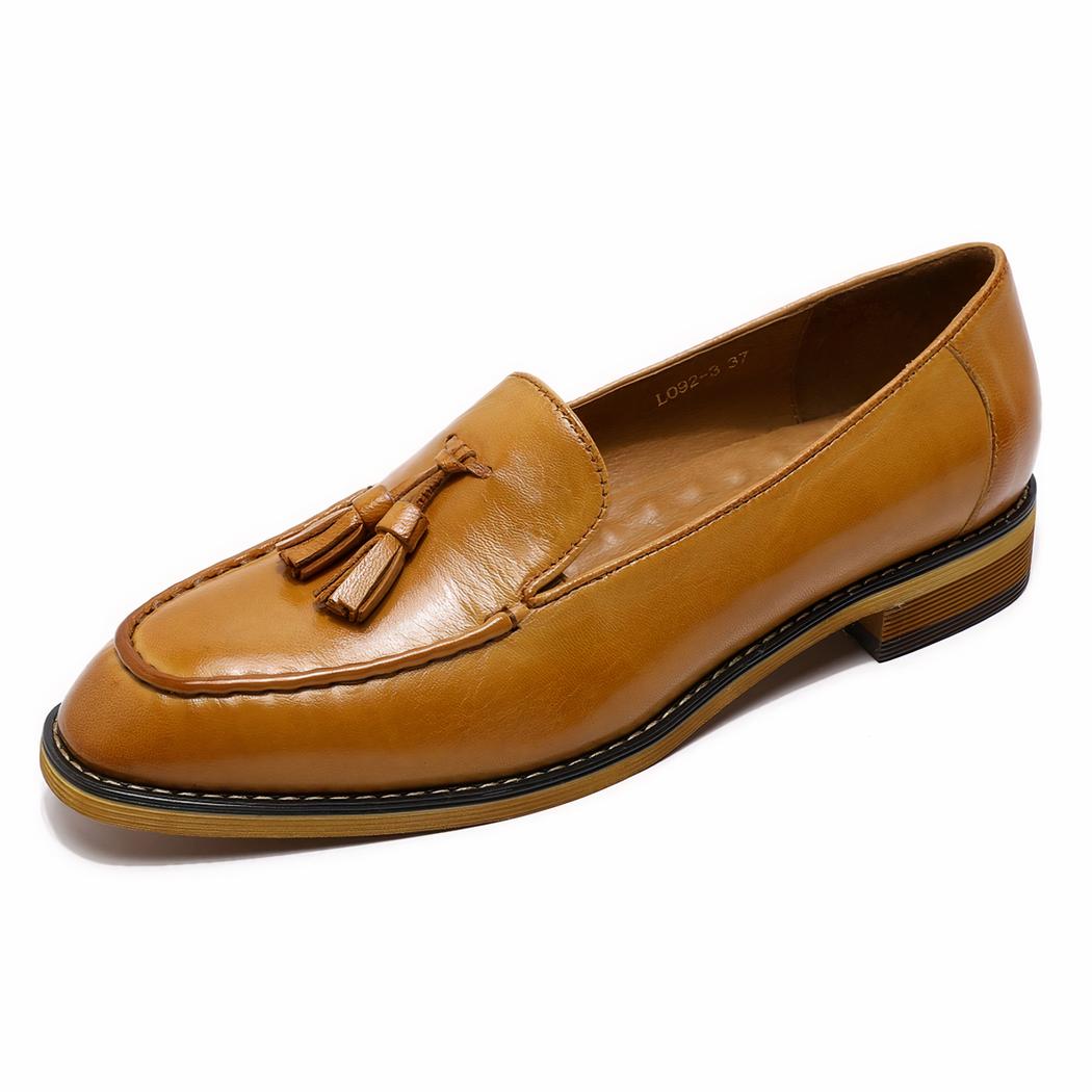 Platte loafers met kwastjes van glanzend echt leer voor dames