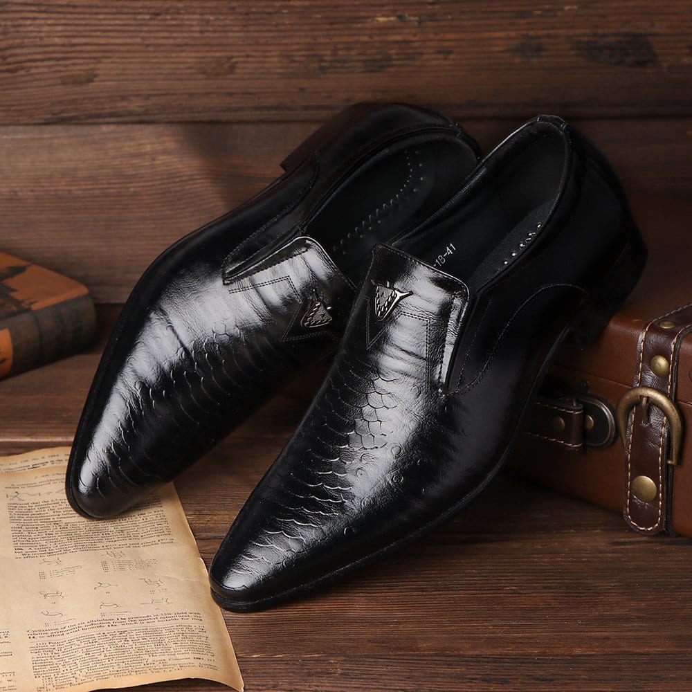 Loafers voor heren in lakleer met slangenprint