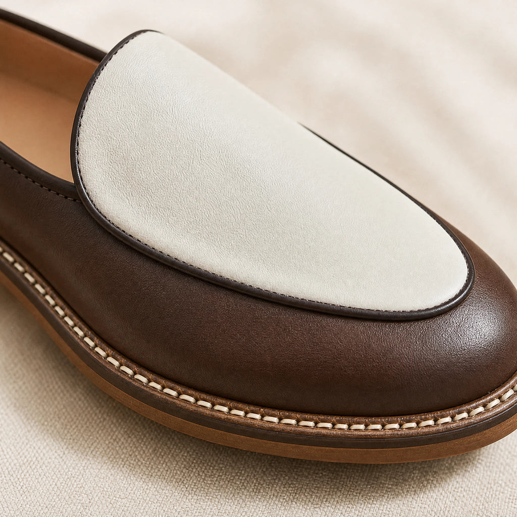 Nette heren loafer met zichtbare stiksels in beige, zijaanzicht