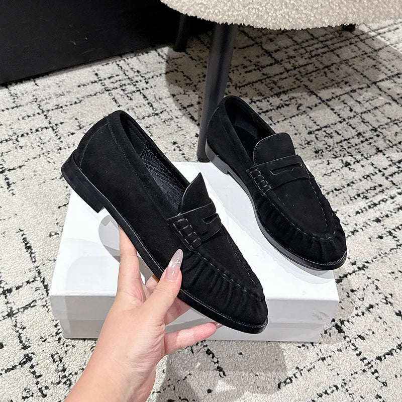 Penny loafer-mule dames suèdelook in zwart, zijaanzicht