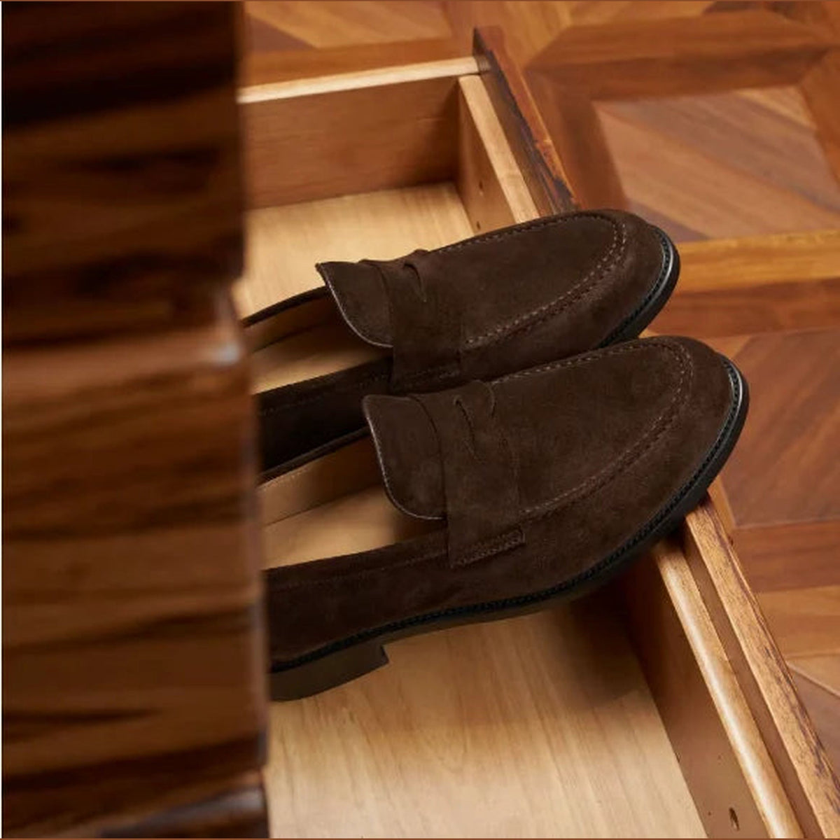 Penny loafers heren bruin suède in donkerbruin, productfoto