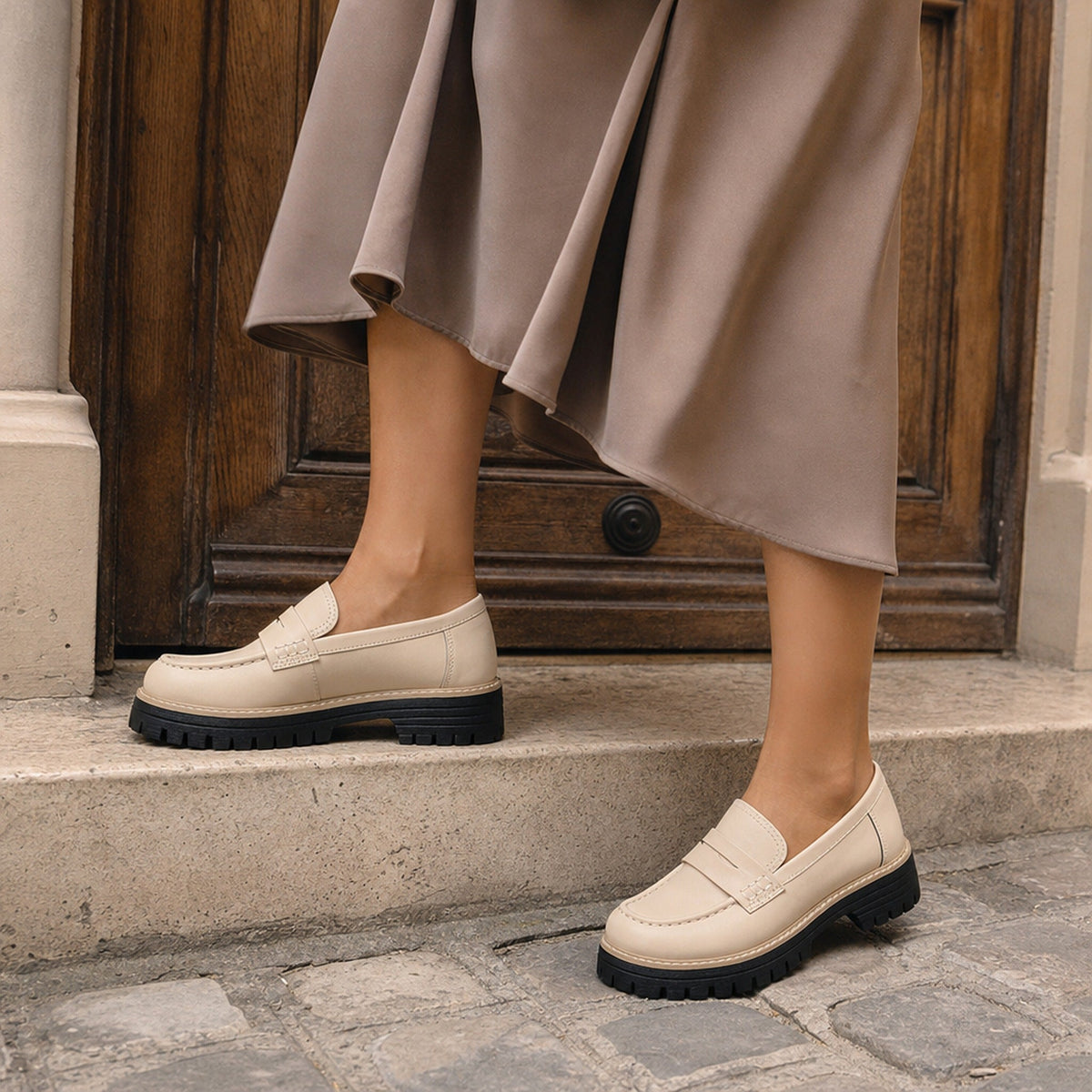 Plateau mocassins voor dames met profielzool, draagfoto