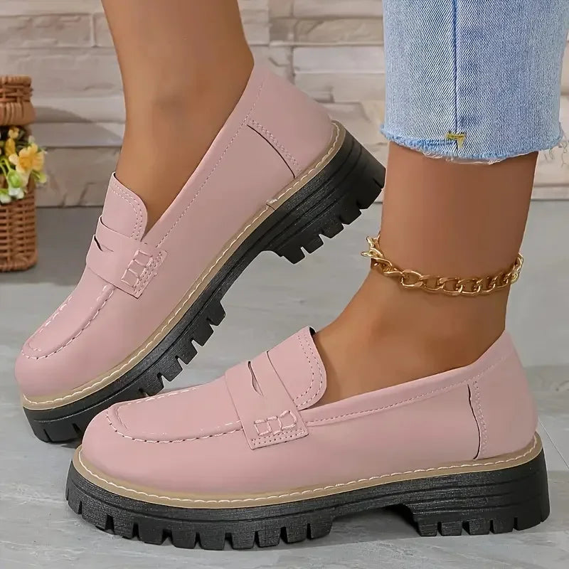 Plateau mocassins voor dames met profielzool in pastelkleuren, voorkant