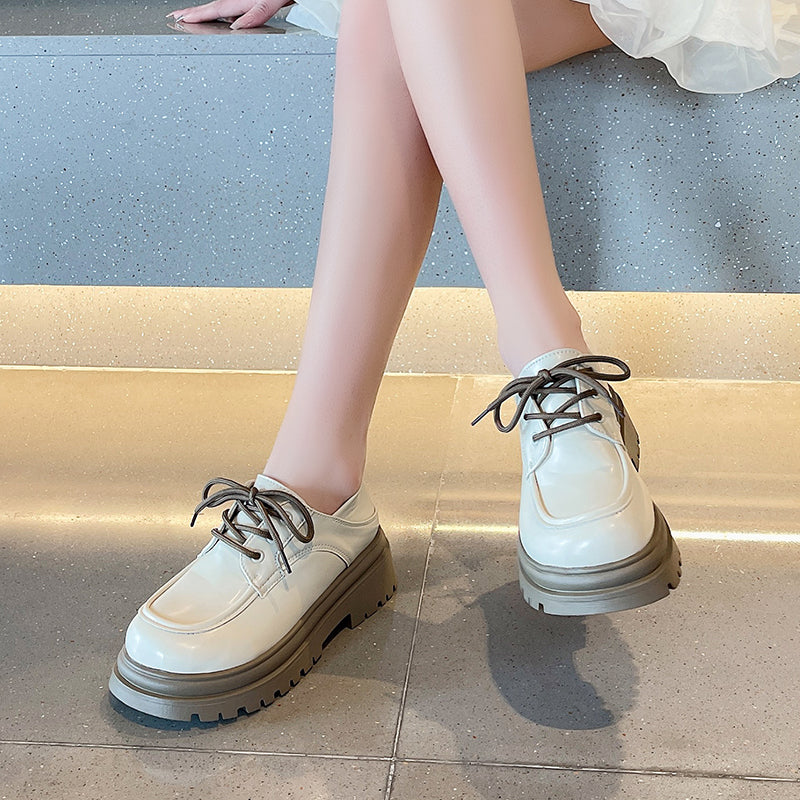 Loafers met plateauzool en veters voor dames
