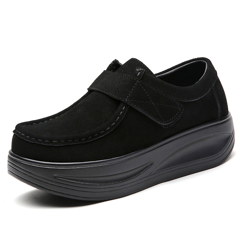 Loafers met sleehak in suède-effect met klittenbandsluiting voor dames